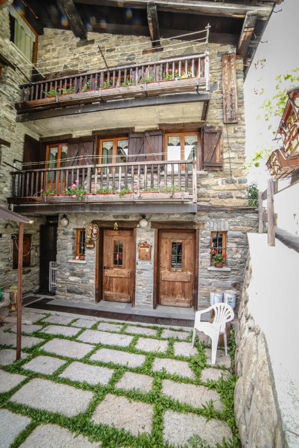 Antica Casa Di Montagna Maison Bovard ヴァルグリゼンケ エクステリア 写真
